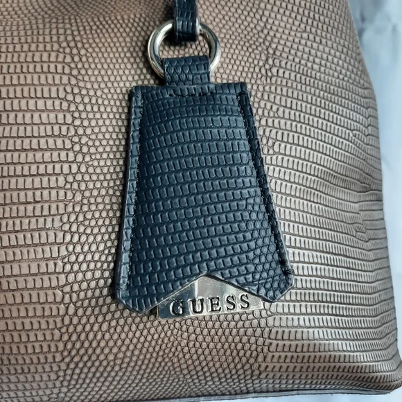 Guess Lyndi Shoulder Handbag Croc Embossed Animal Print Brown Black Med. Size - Picture 4 of 17